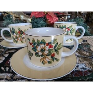 Set 3 Sakura Christmas Mugs  Saucers Blooming Holly Gold Trim Splendor Cream